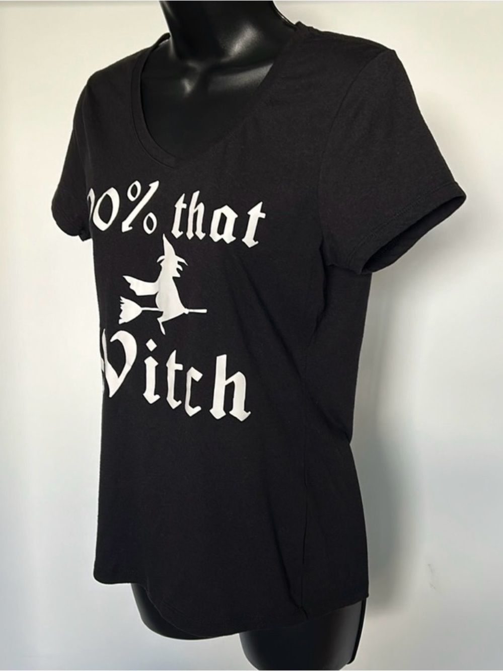 HANES 100% That Witch Women’s T-shirt Size Small Black V-neck Halloween Tee - Picture 4 of 7